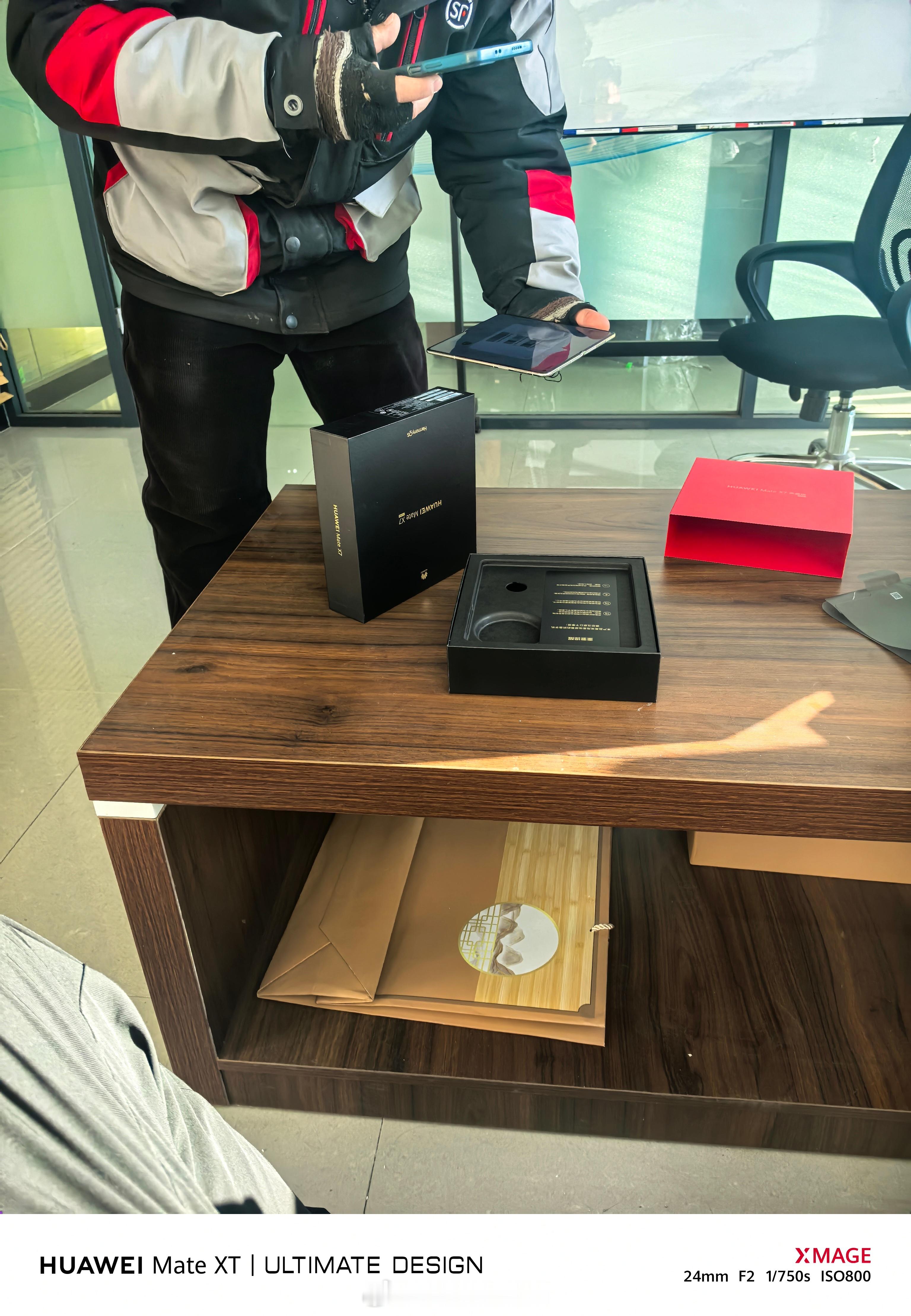 拼xx上现在随便买了，不过要求收货时必须拆封激活拍imei。估计距离真现货也不远