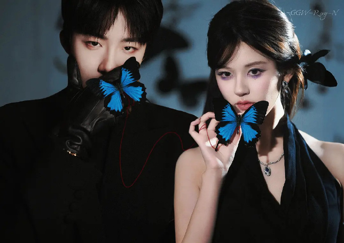 这是男主播和女网红吗？改写后：这是一对男女主播或网红搭档吗？ ​​​