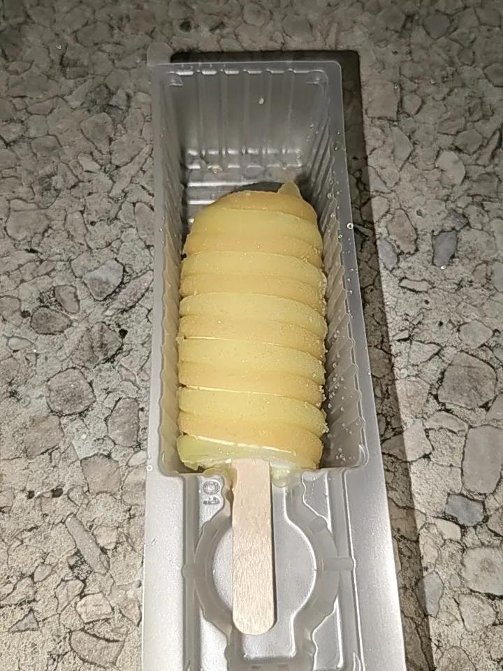 昆明这天气，每天来根冰棍太爽啦！最近昆明冰淇淋市场可热闹了，平价雪糕成主流，3 