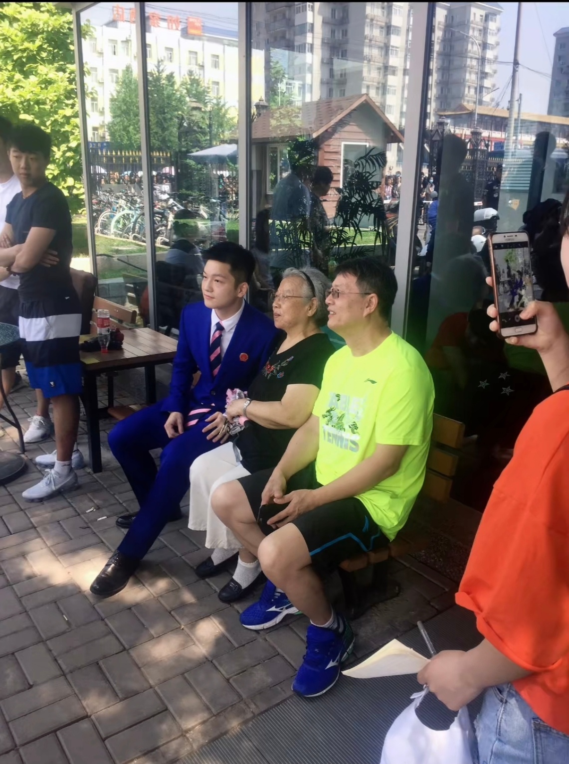 2017年出征杜塞尔多夫世乒赛的樊振东这个视角还是第一次见。 
