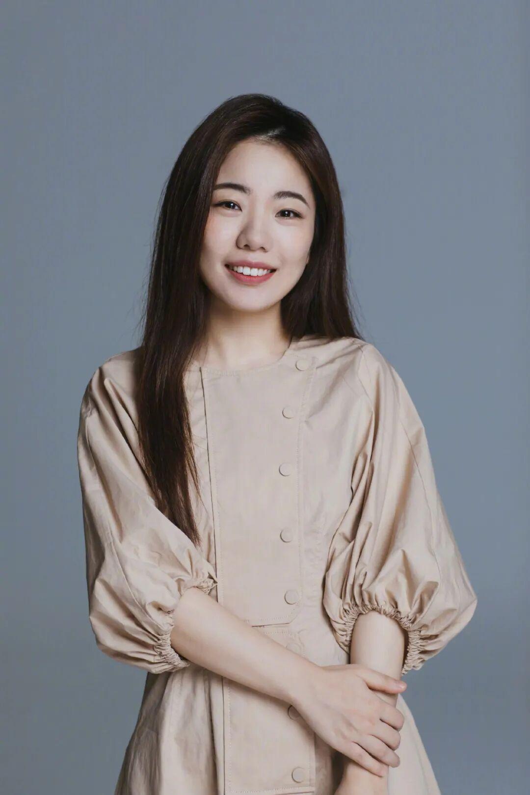 蒋方舟终于回击了，针对肖鹰教授举报的问题，她一一进行了对照驳斥，从其列举的对比和