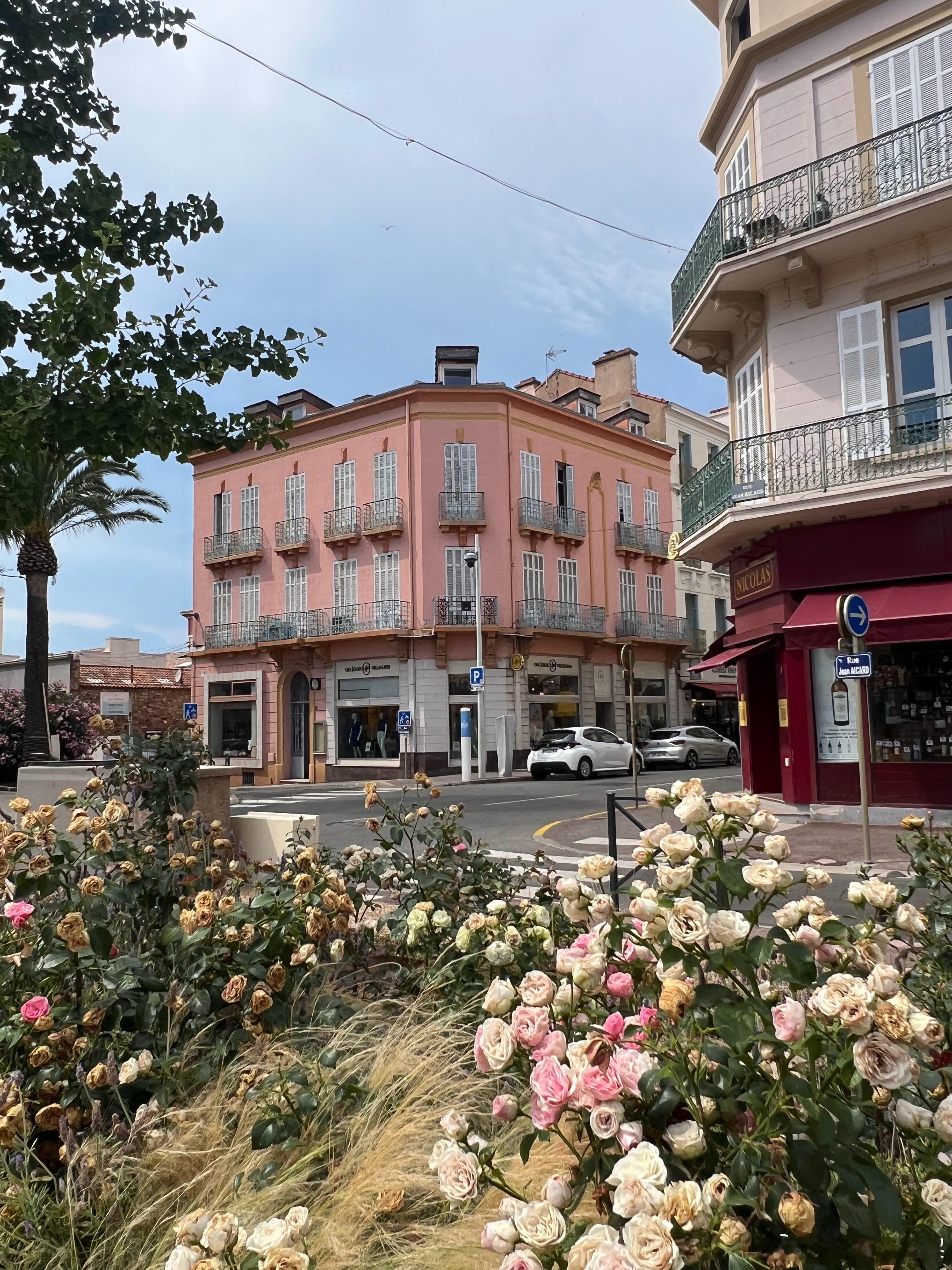 法国小镇Saint Raphaël，随意闲逛。 法国·Saint-Raphaël