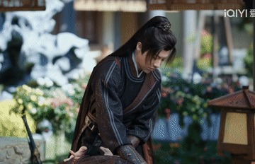 受不了，写男主男三互动的你有病吧？男主是战败国侍卫老大，男三是战胜国侯爷，你皇帝