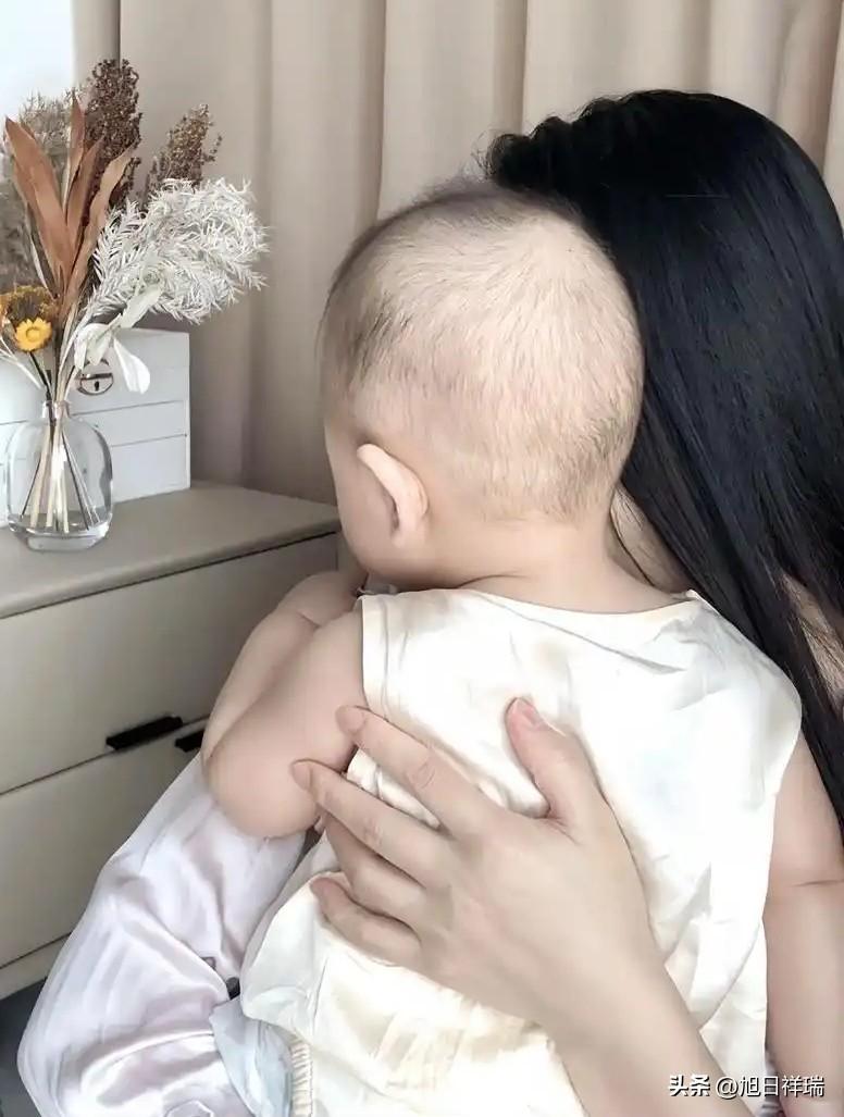 罚的活该！深圳32岁职场宝妈哺乳期外出哺乳，被公司扣溜岗旷工辞退，法院判公司违法