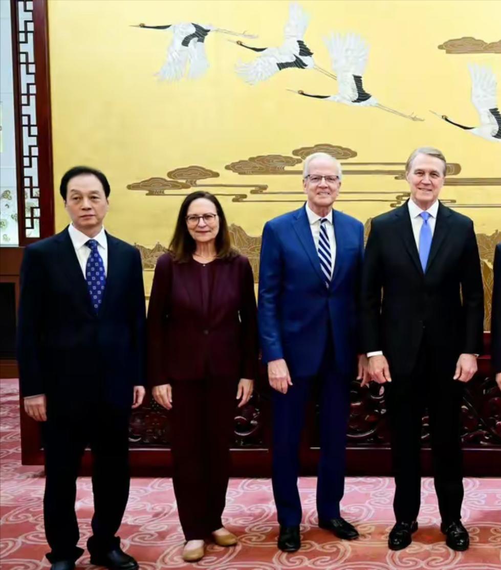 不达目的不罢休？谁能想到，美国国会代表团竟在我国“赖着不走”，明摆着不达目的不罢