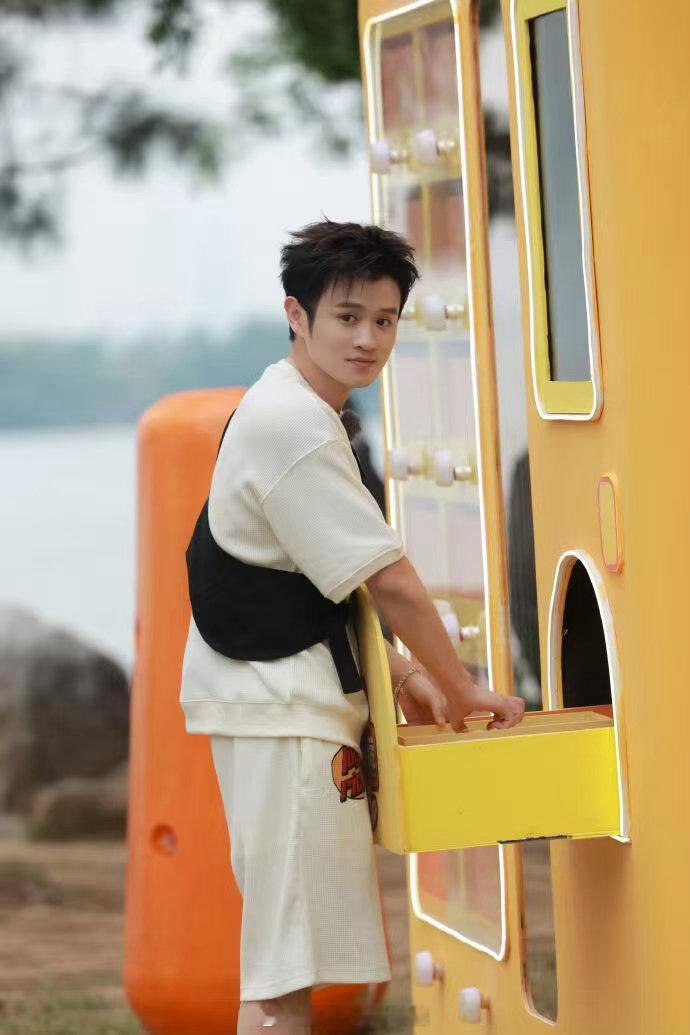 五哈只有王勉受伤的世界达成了哈哈哈哈哈 每期五哈，总有一个倒霉蛋，而那个倒霉蛋通