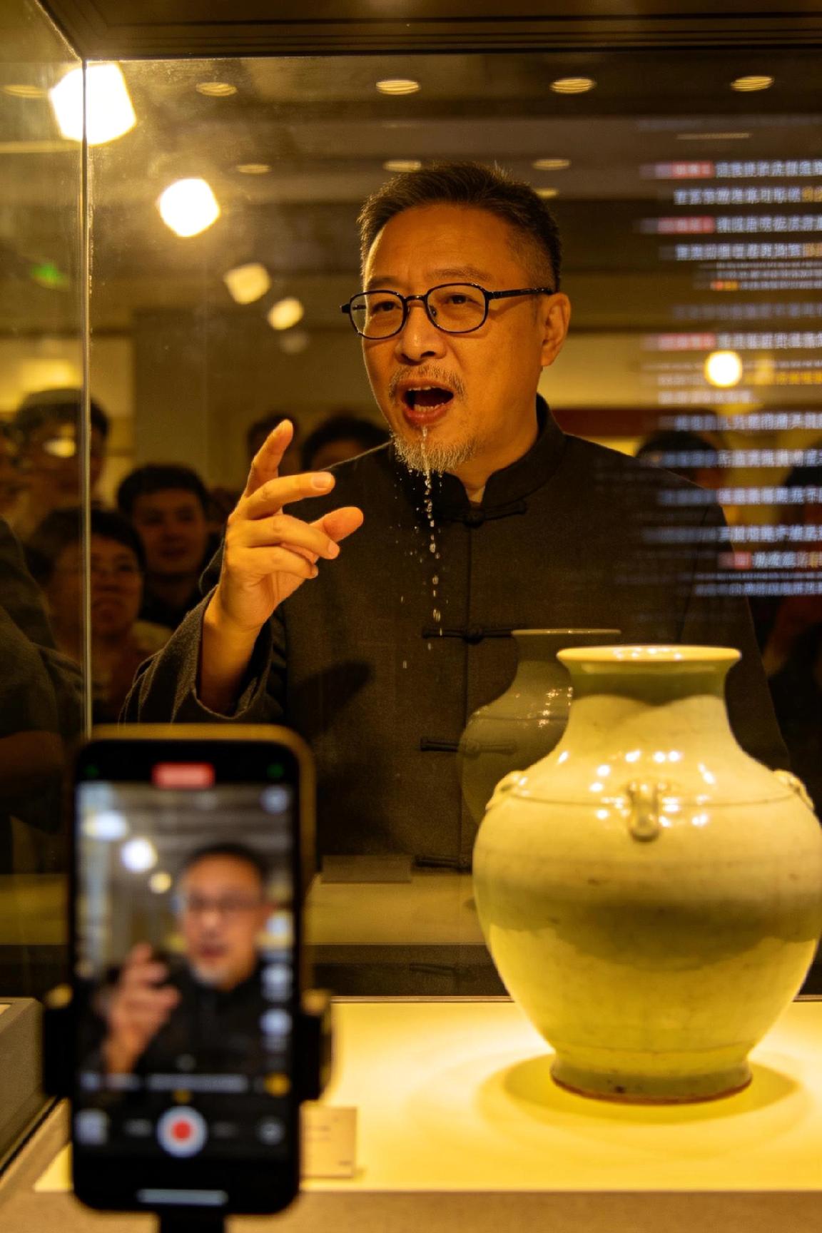 成都龙门阵：摆一摆古陶瓷收藏的那些龙门阵，真的要把眼睛擦亮点！
 
各位老表、各