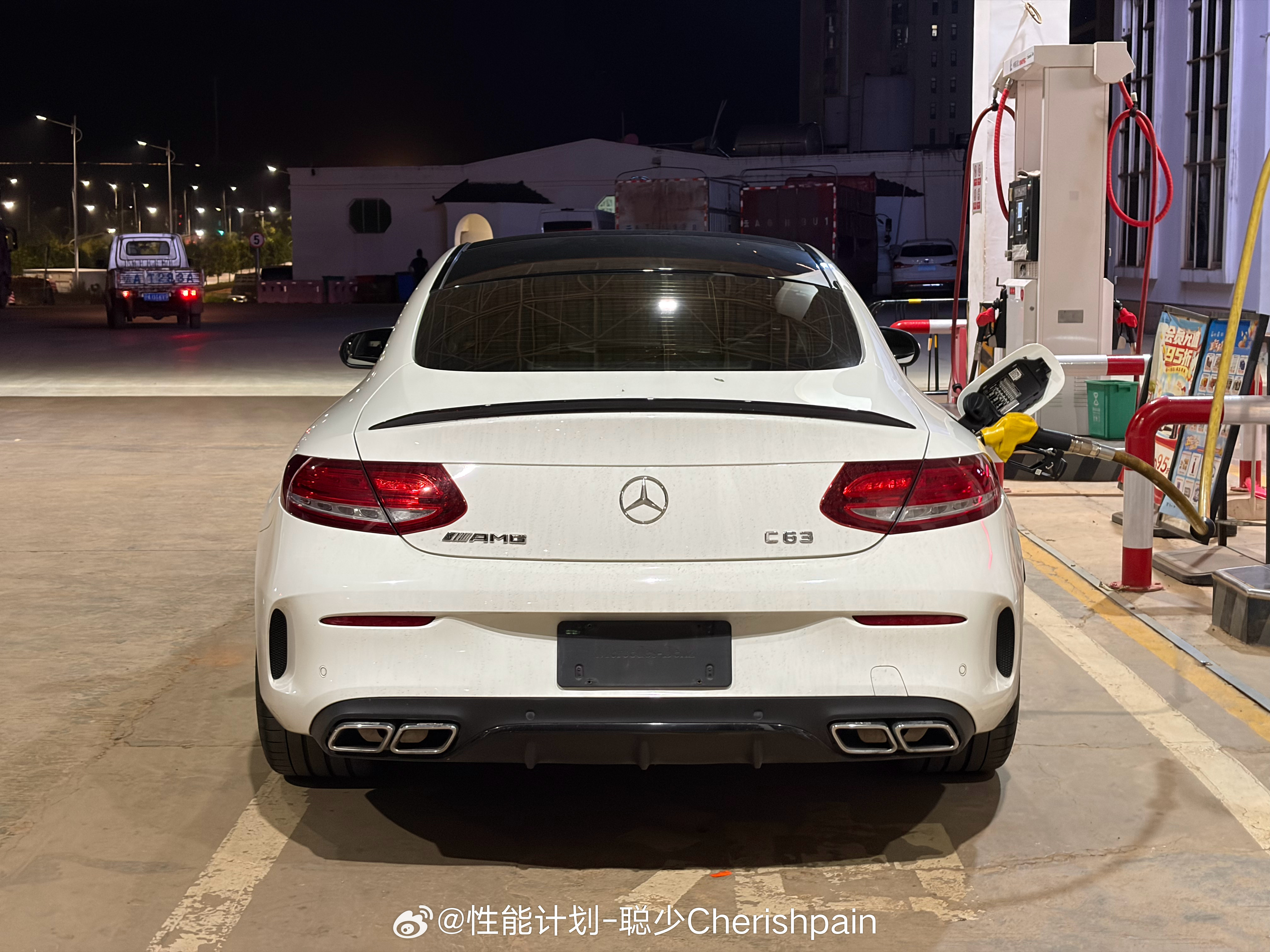 油价25日起上调开油车、喝酒都属于情绪价值消费汽油每升10元，啤酒每升至少都20