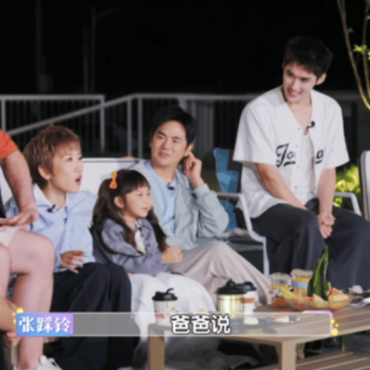 张踩铃能环抱住大胖媳妇了 在乡约食光 怀柔站的旅途之中，张踩铃回望两年家庭时光，