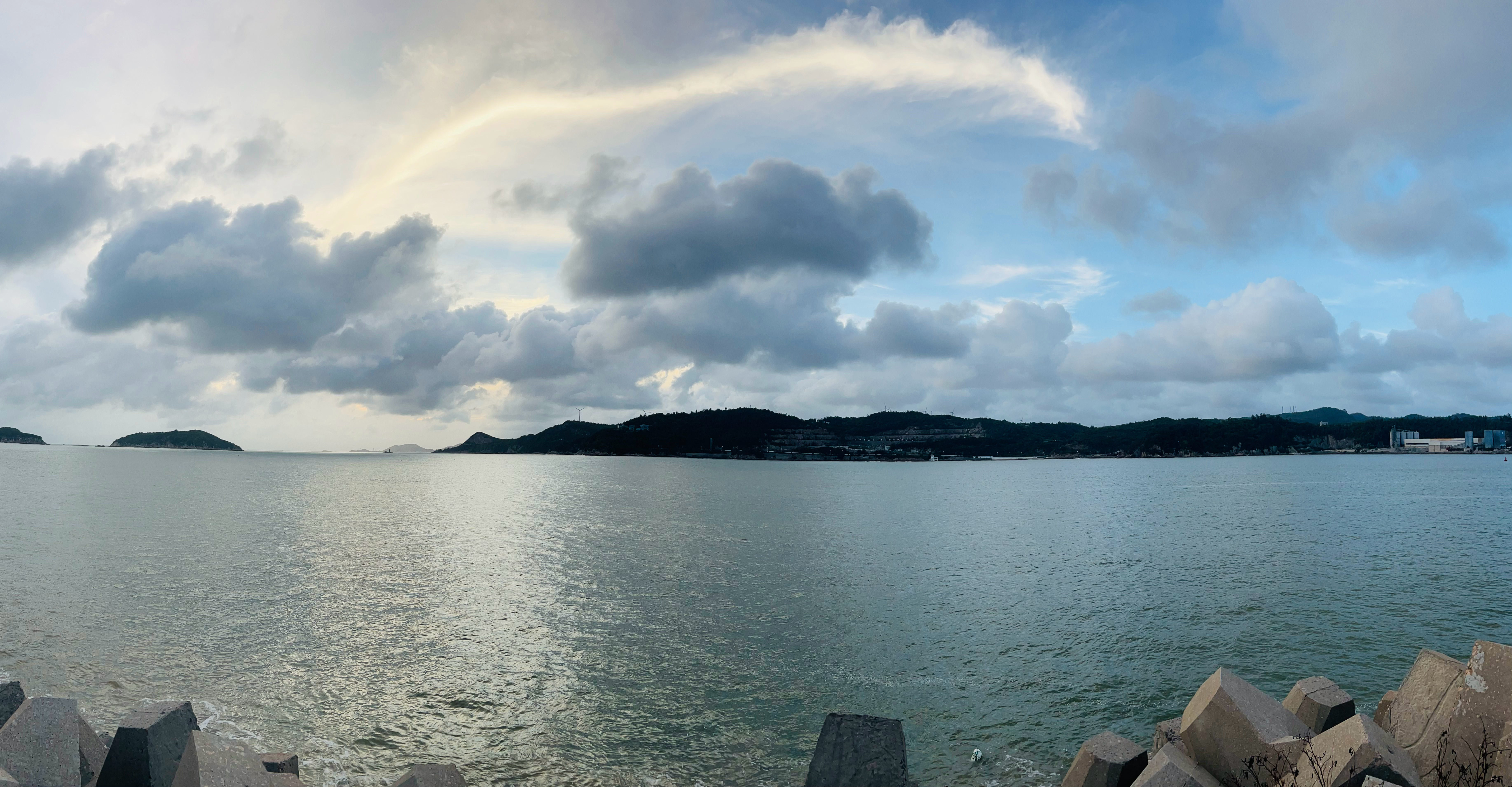 今天的海和日落～太阳在哪儿呢～ 