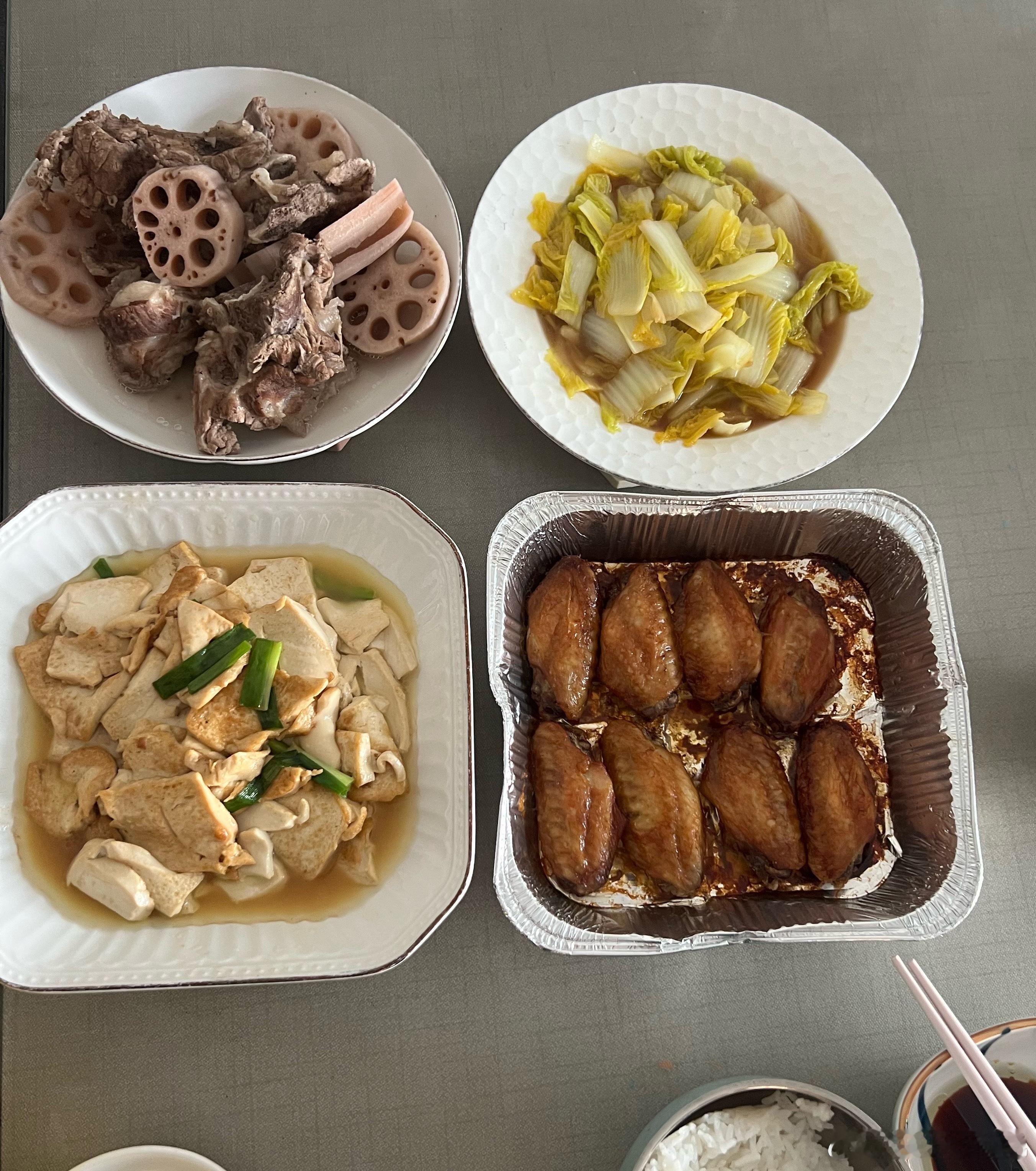 其实我也会做饭的～(下面是我弄的)但就是怎么也做不出大亨那种水平。为啥呢？因为人