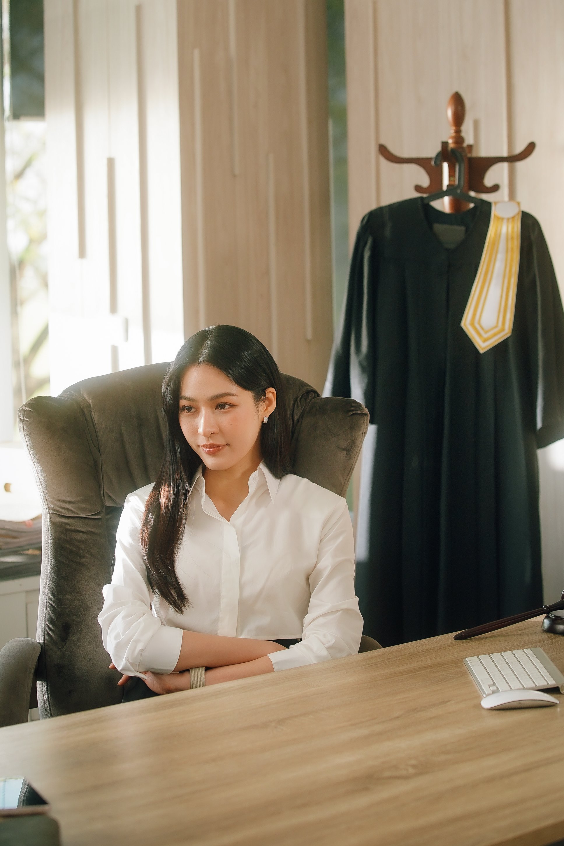 绘梦婚礼ep5 Runch剧照｜职业装的染律好对味✅邝玲玲runch绘梦婚礼 /