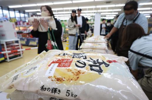 日本人吃不起大米和鸡蛋了？

这段时间日本的物价开始飞速上涨，其中大米和鸡蛋的上