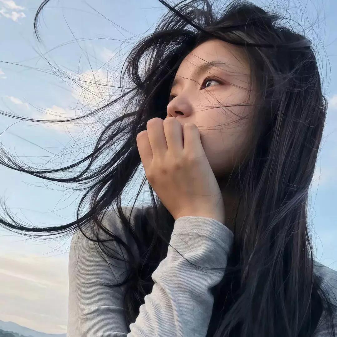 风中飘扬的自由，感受大自然的拥抱。有风无风皆自由 随性自在 无拘无束自在美 藏在