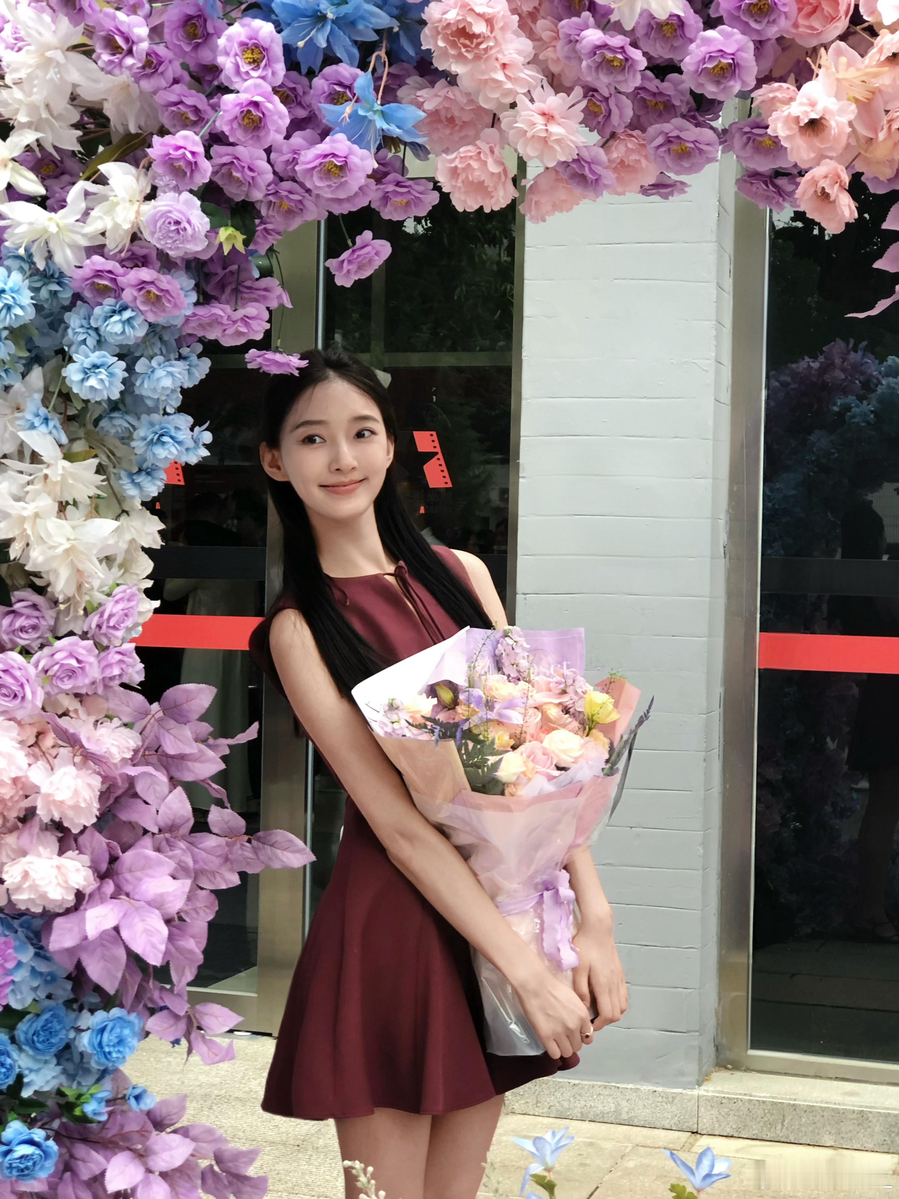 ✨🎓🎬..  ​​​