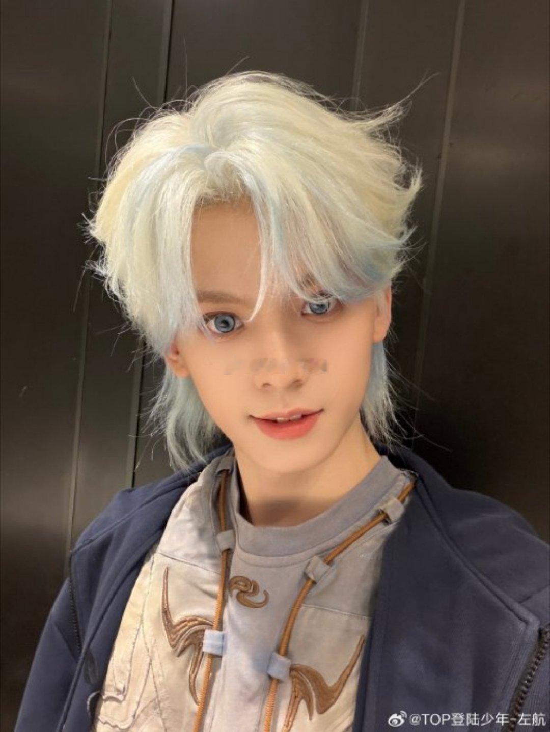 左航演唱会后不写小作文！发文表示“这次没有小作文，用图片传递海量的爱”，主打一个