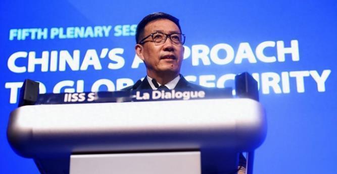 闯完台海后，荷兰军舰又闯东海，局势变成3对1，解放军寸步不让。
 
无视中方的警