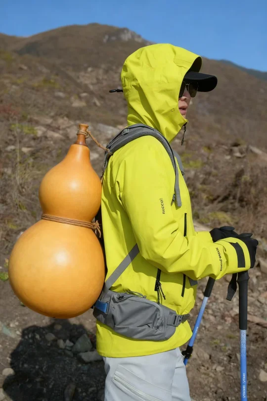 我想看看你们爬山都背什么双肩包