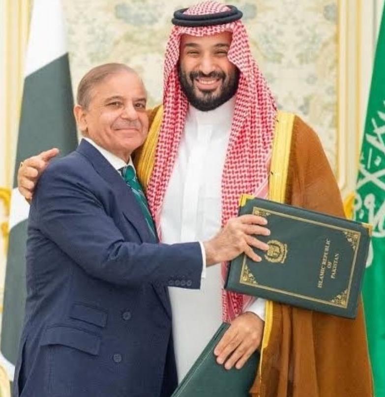 谁能想到，以前跟美国、以色列穿一条裤子的沙特，居然直接反水了！

不仅把自家战略