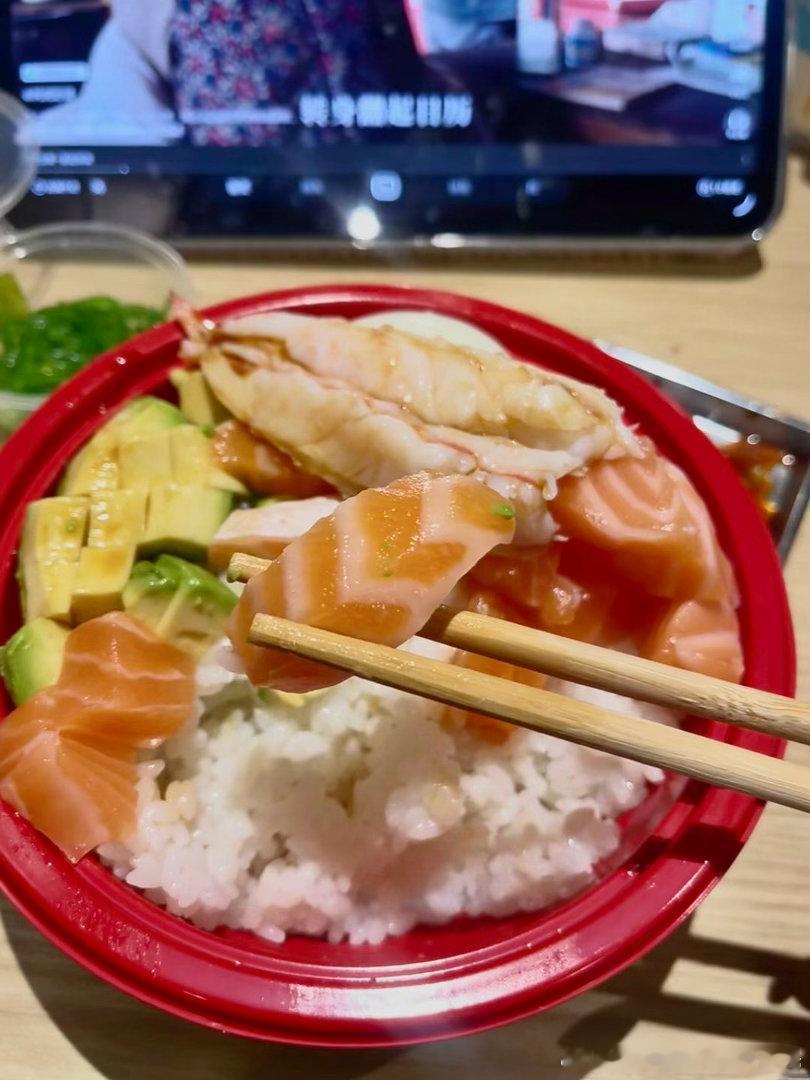 在上海点外卖也要讲品质都说上海人特别懂生活，这份精致从堂食延伸到外卖之上，简简单