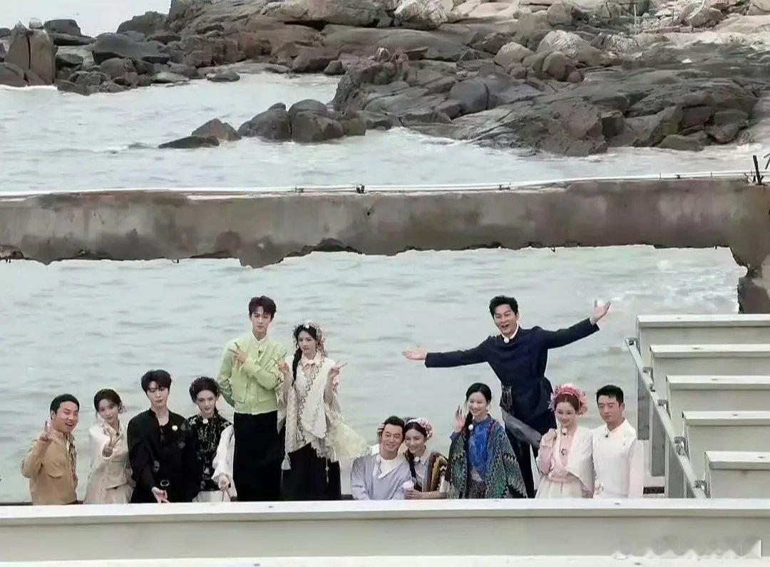 白鹿粉急了就这样嘛？最新金句：你妈给你找新爸了 