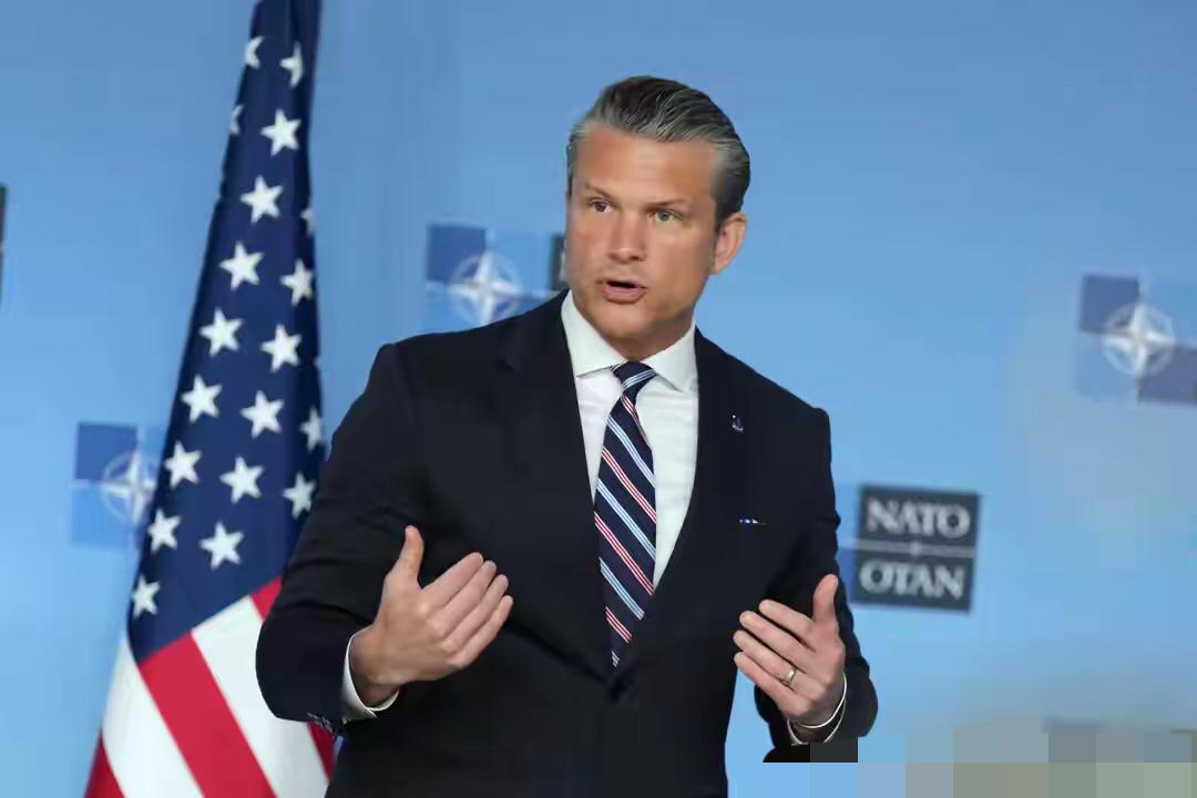 北约防长会爆发激烈内讧！美防长当众痛骂北约可耻！北约秘书长温和圆场回应！6月18