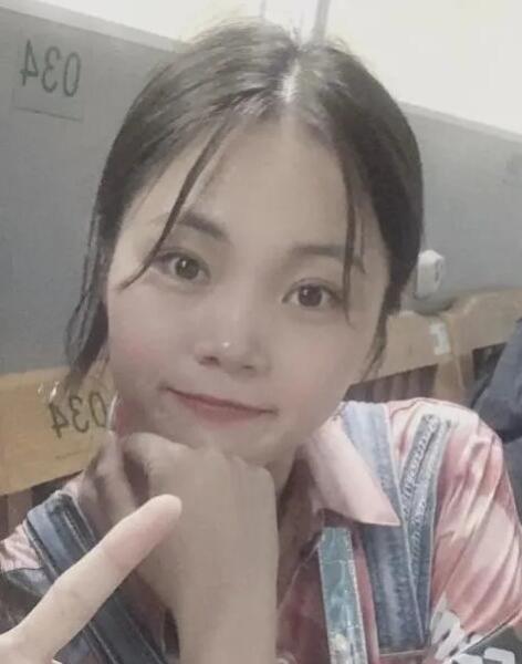 2020年，可可西里无人区惊现一全身赤裸女尸，在野兽的啃食下早已面目全非。经调查