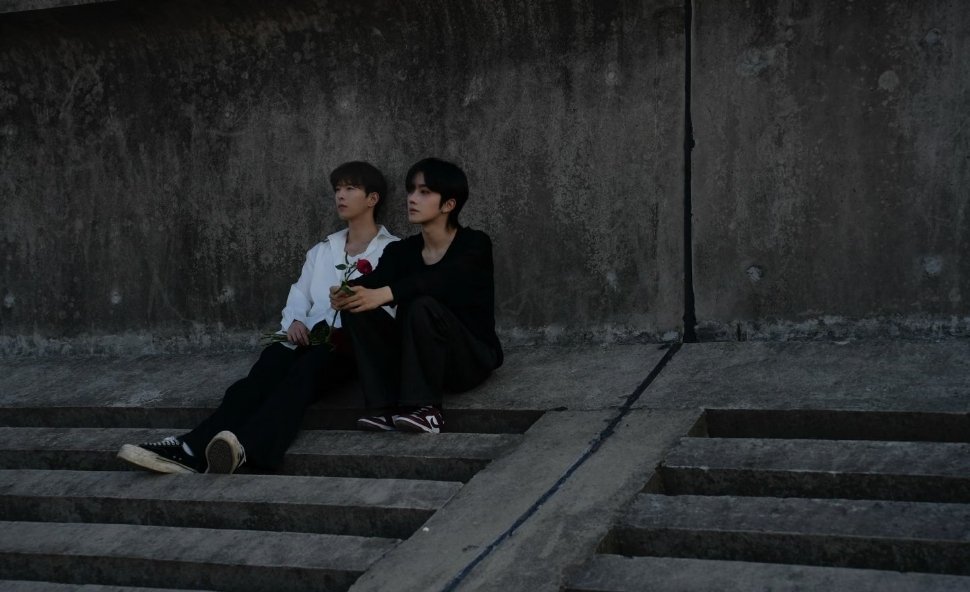 任何时候，距离都是必要的，不过分倾倒自己，也不过分渗透别人