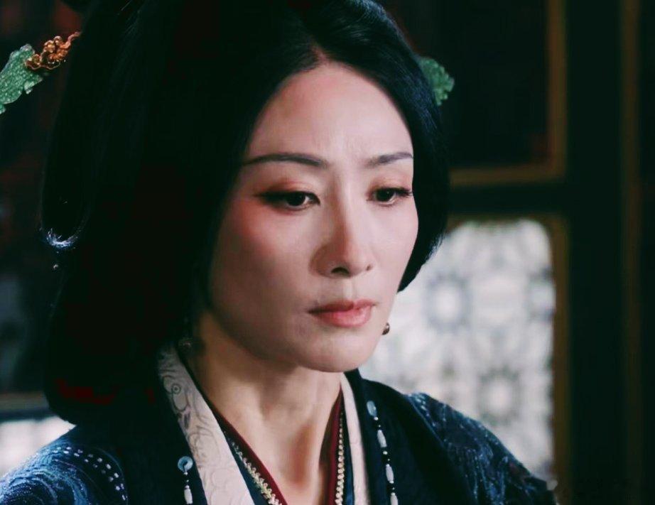 雀骨陶昕然郑雅文对峙压迫感好强雀骨 何元姬哭到发抖的样子真的碎到我心里了！她站在