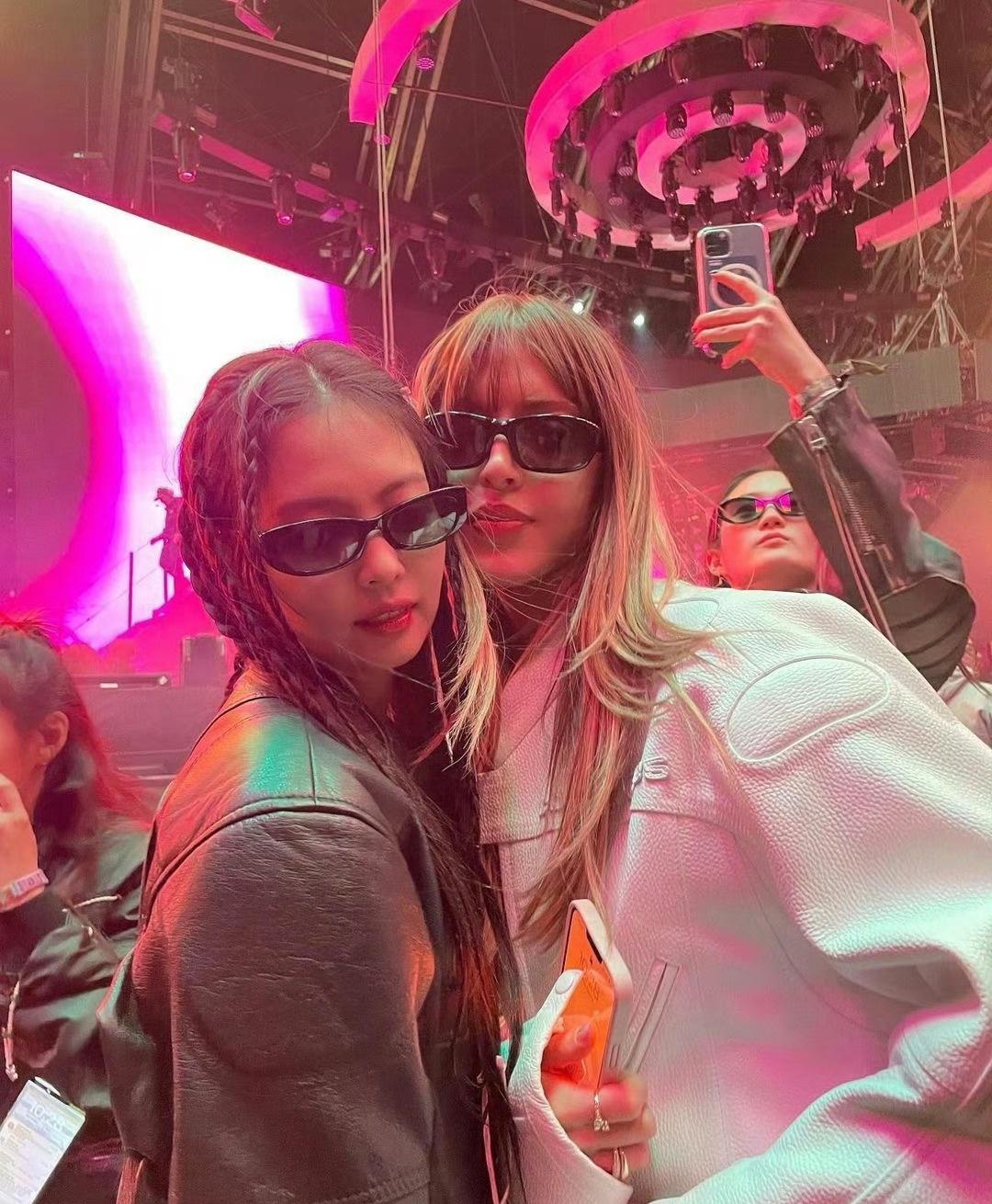 科切拉编发小妮💅

Iconic jennie ​​​