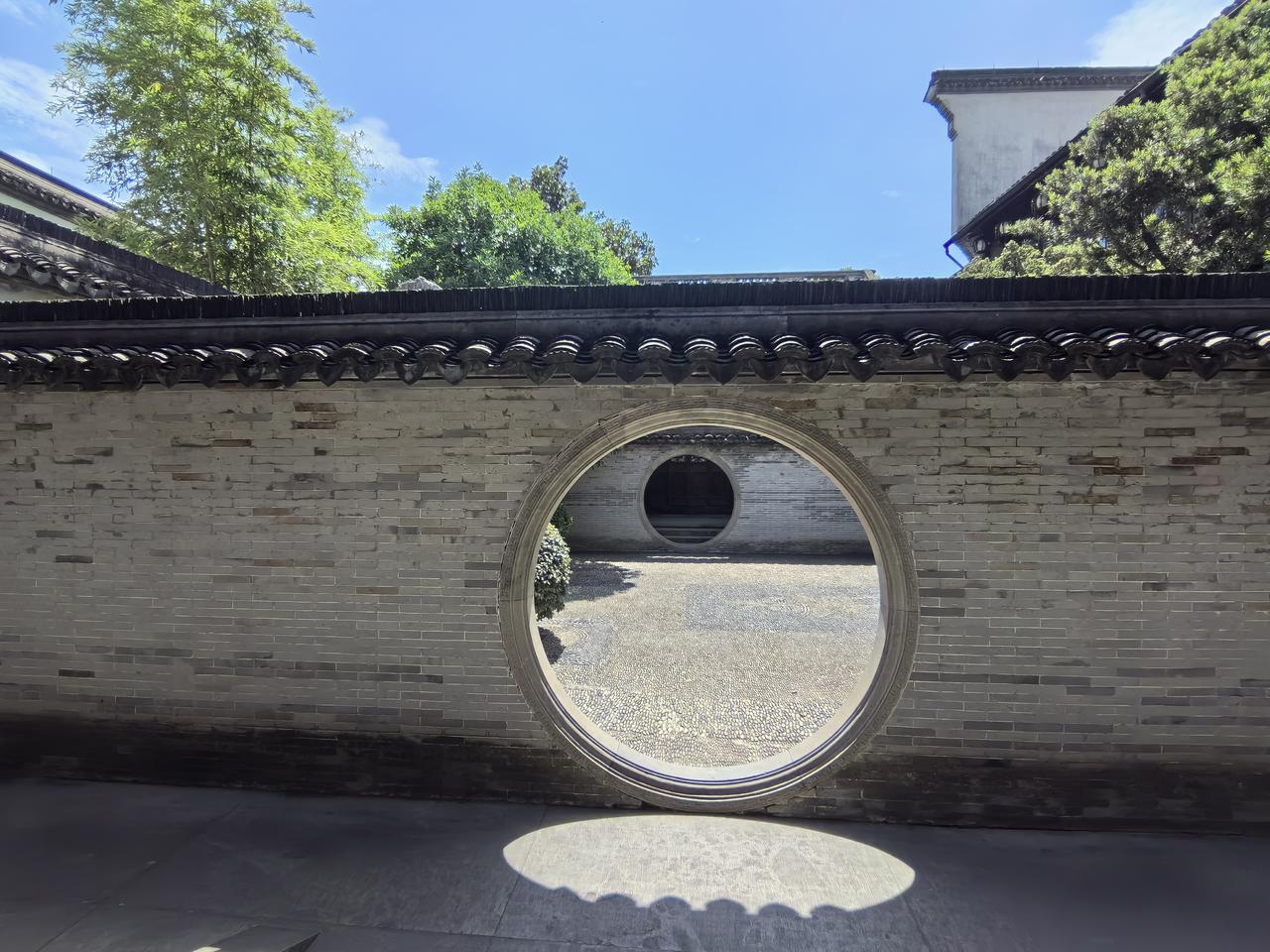 以最大的决心完成国家统一
 
当下，受“台独”分裂势力猖獗挑衅、外部势力持续干涉