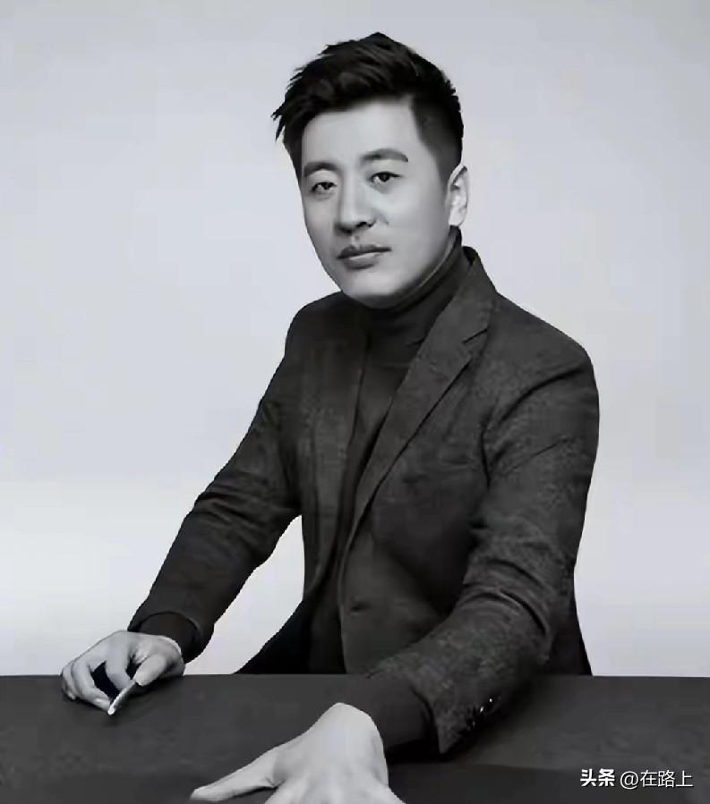 41岁，身价过亿，3000万粉丝，结果人没了！张雪峰用命换来的钱，到底值不值？