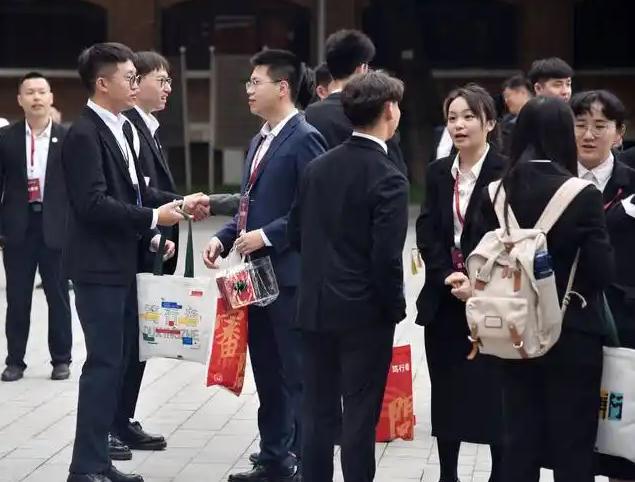 为什么说和平统一已无可能？一个数字让人心里发沉。去年，共有 489 万人次台湾民