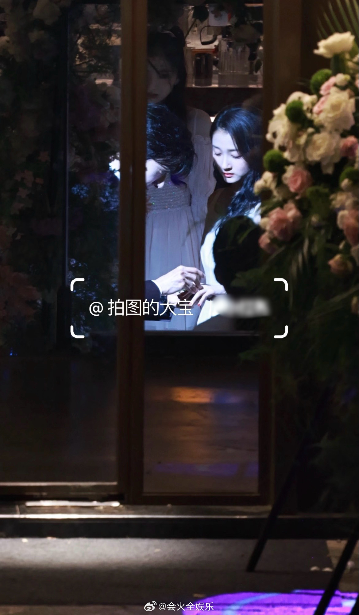 听说今天有求婚 我终于等到了！！好幸福的画面啊～关晓彤陈星旭求婚吻关晓彤陈星旭求