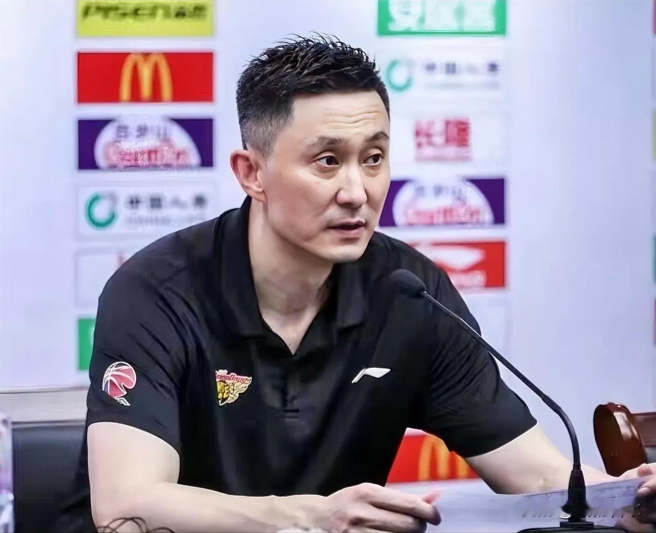 太争气了！广东117-82大胜广厦，杜锋点名表扬这4人表现是赢球关键！
1、胡明