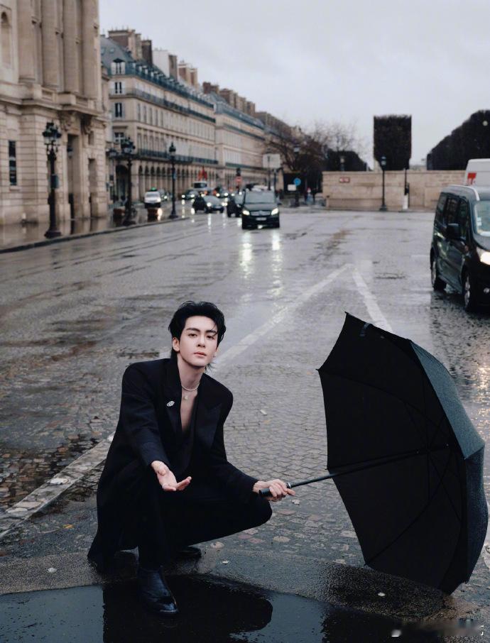 曾舜晞爱在巴黎的璀璨遇见 曾舜晞爱在巴黎的璀璨遇见真的仿佛遇见了一场浪漫了呀，漫