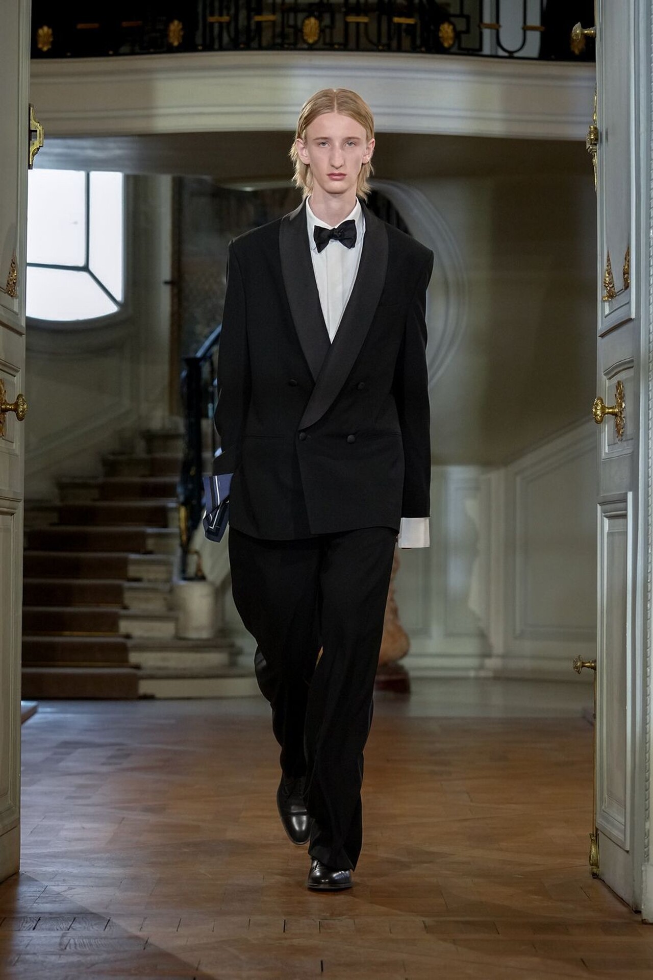 感谢Dior和David Webb合力搞上封面🧥：Dior 💍：David 
