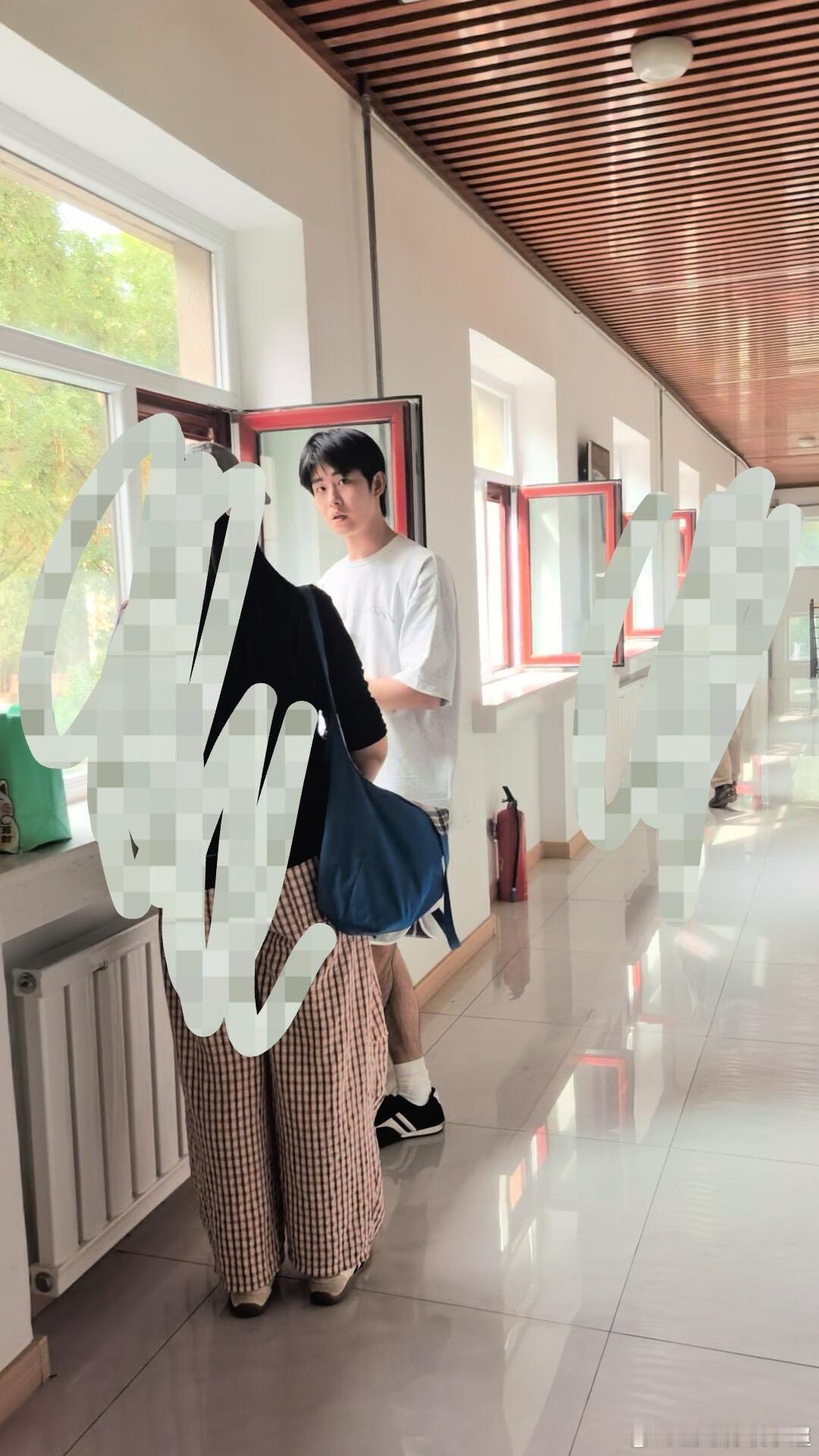 网友在宁夏偶遇田嘉瑞拍戏了！!这个侧颜谁看了不迷糊啊😭素颜状态也好好网友偶遇田