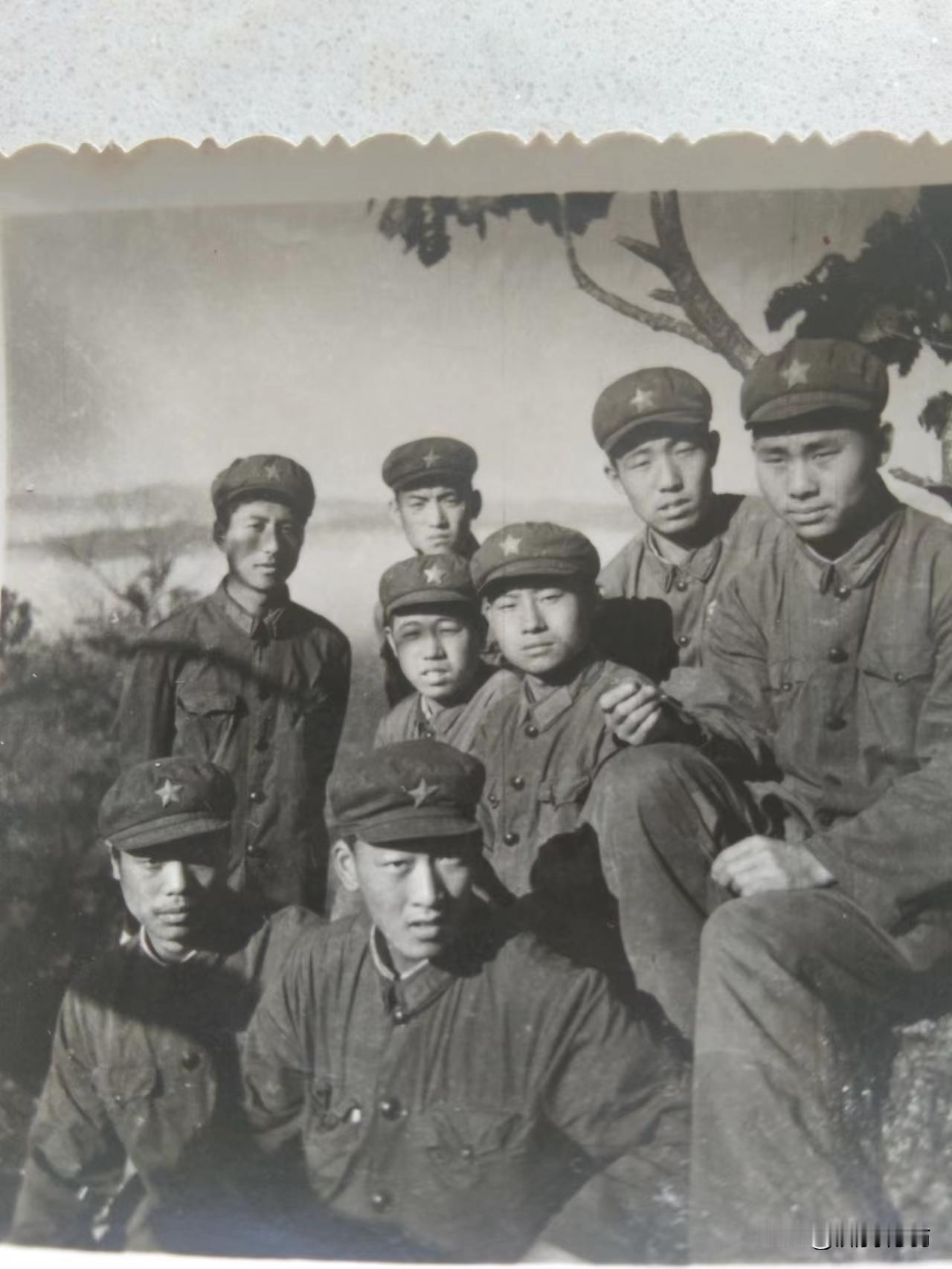 兵头将尾
部队最基层的指挥官“班长”，一直被部队誉为是兵头将尾。
由此可见这一职