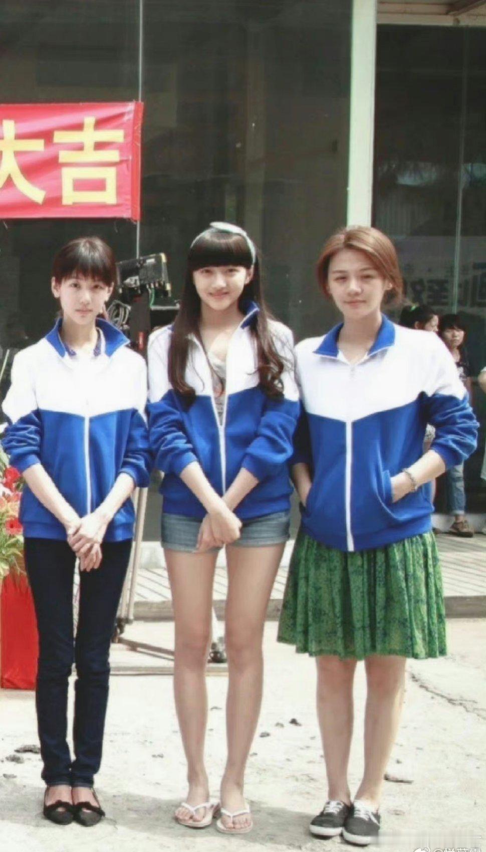 这么一对比，陈都灵的脸好小 ​​​