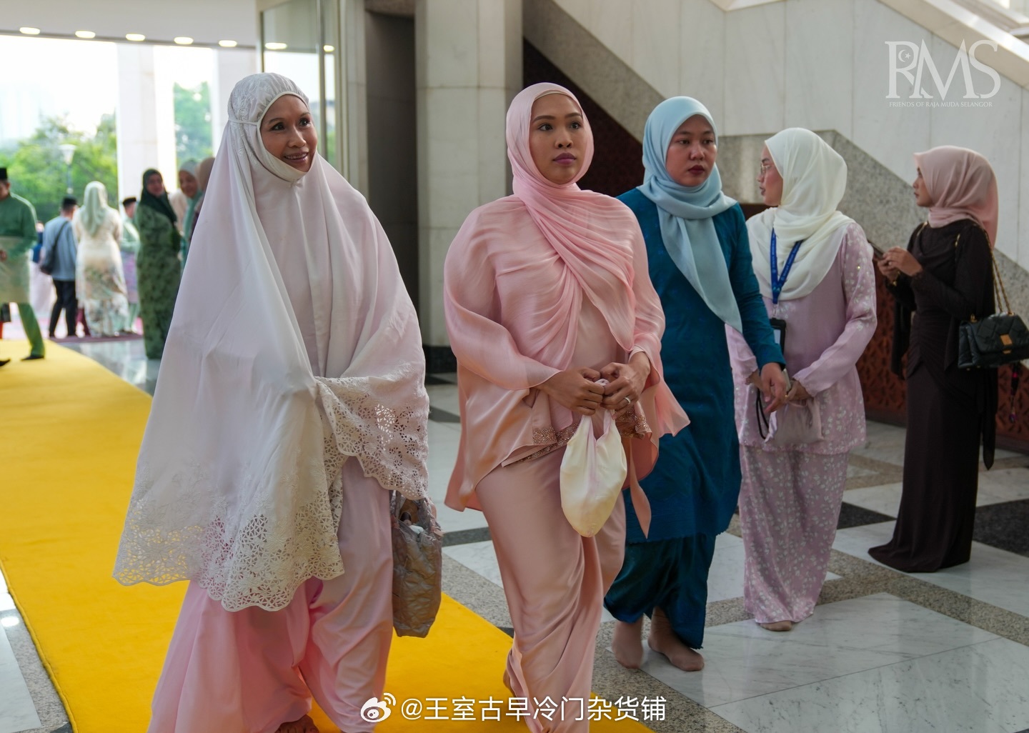 王室王室马来西亚王室雪兰莪 2026年3月21日，雪兰莪苏丹夫妇和王储夫妇参加祈