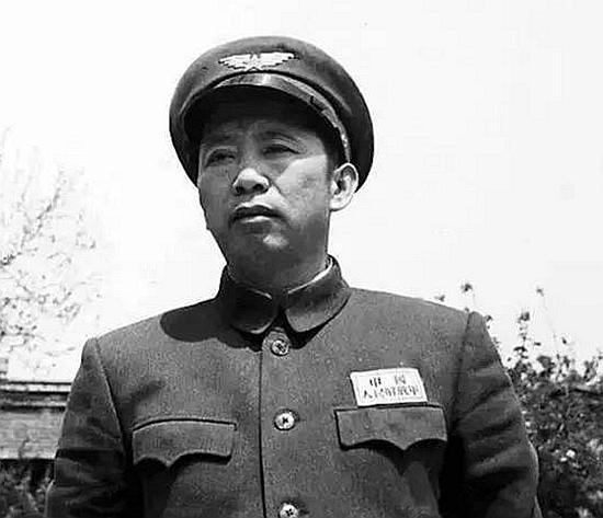 1965年刘亚楼病重，周总理前去探望后悲叹：我不忍心再去看他了
“1965年4月