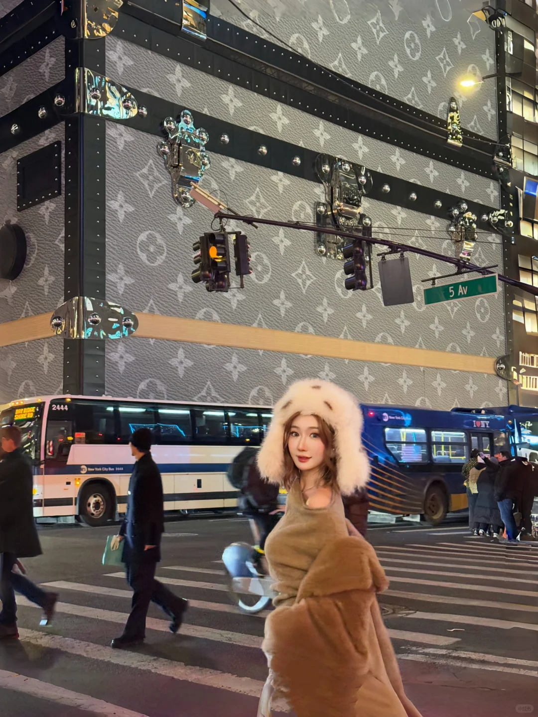 纽约🗽轮到我拍LV大箱子了（live图）