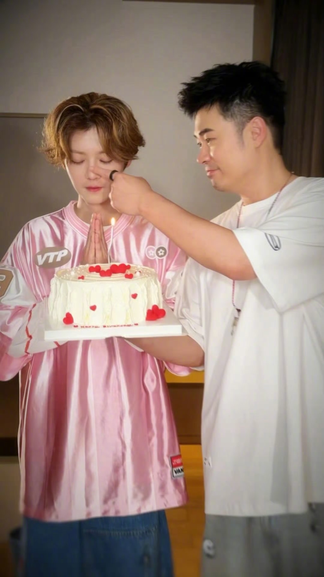 鹿晗生日快乐🎈，好兄弟一辈子！ 