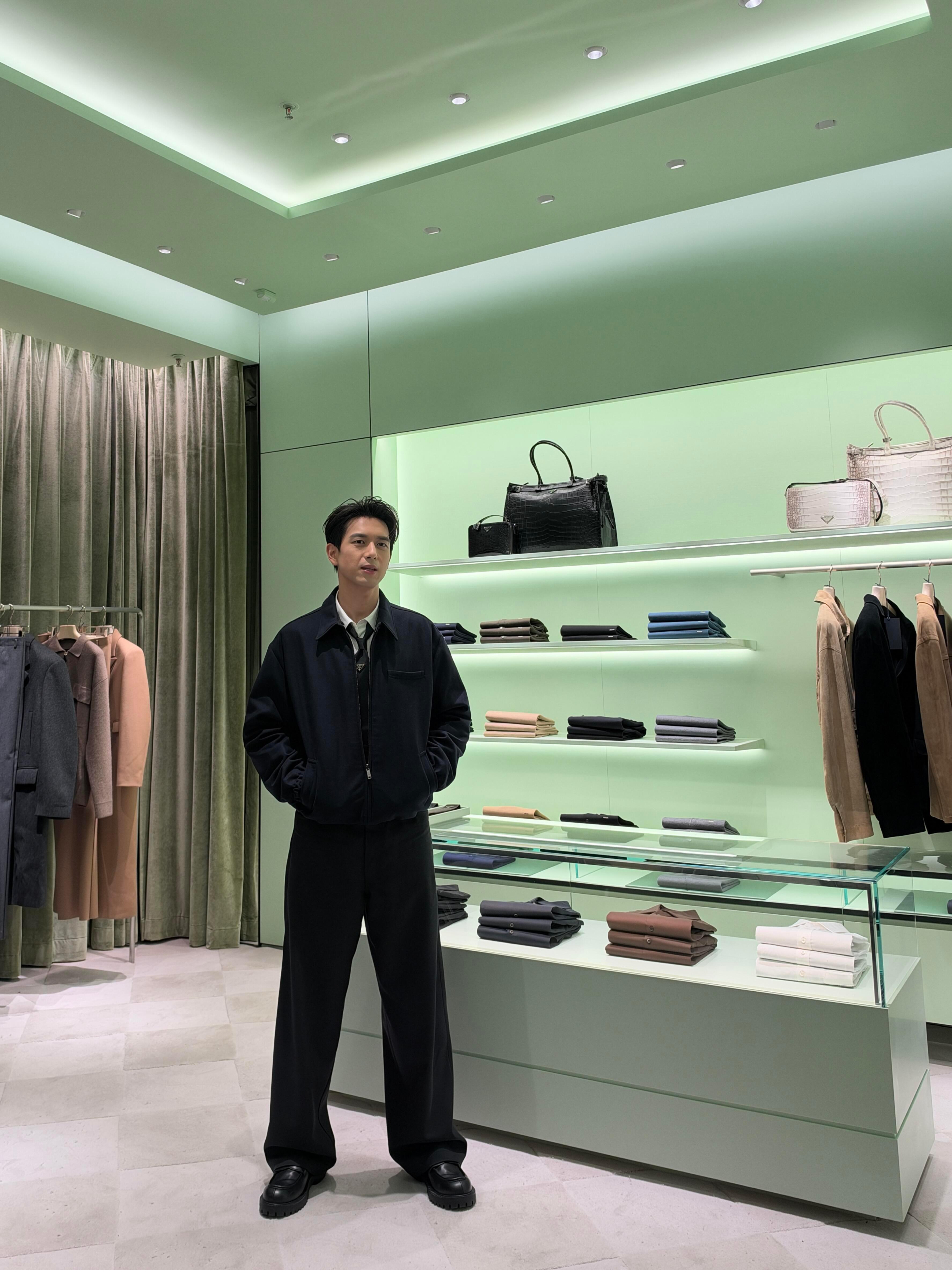 185.4完美展示prada代言人李现 ​​​