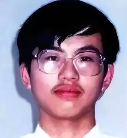 谁能想到，一个全省顶尖的理科状元，一个被全县捧在手心的天才少年，竟会在南京大学的