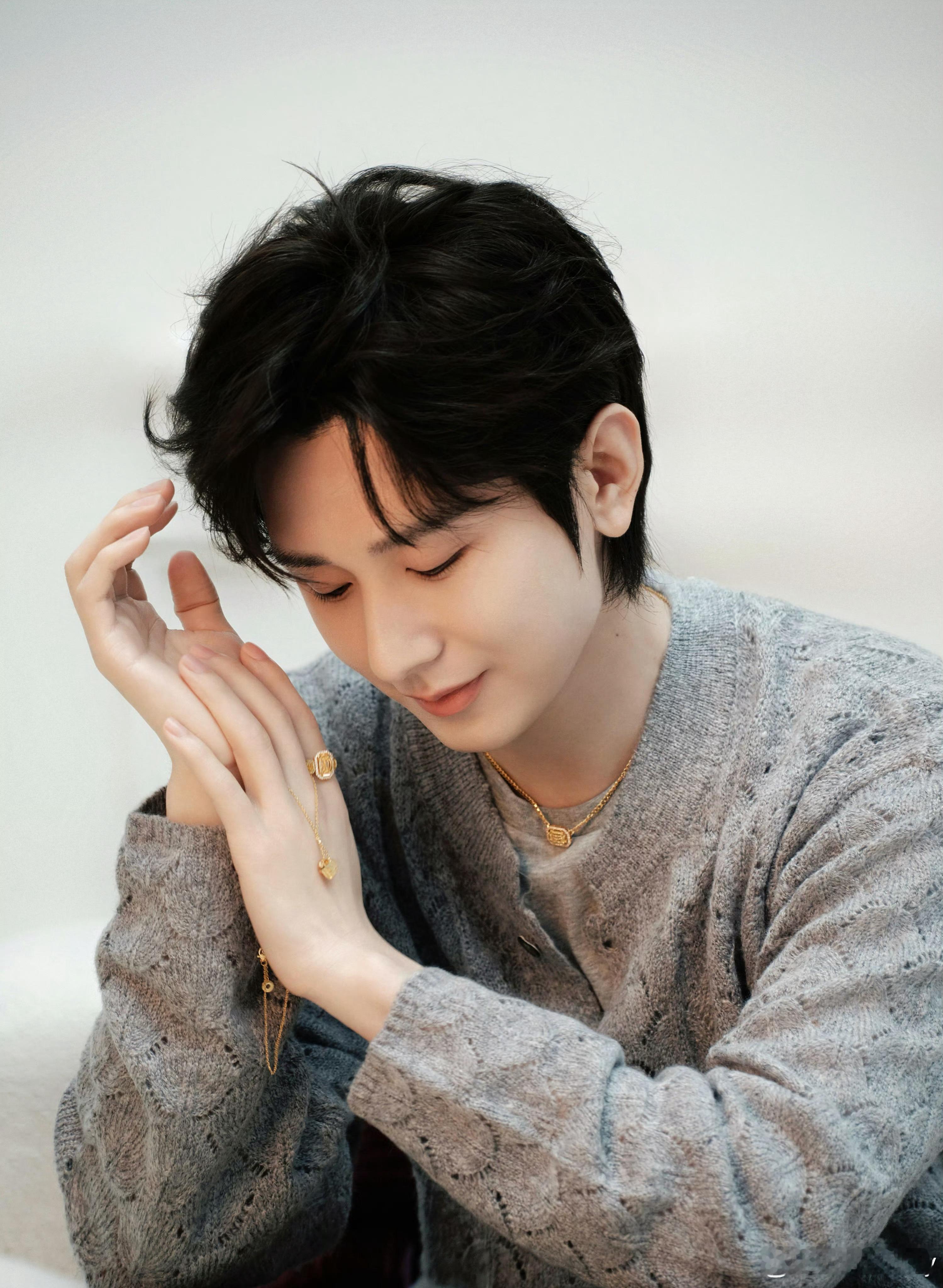 成毅六福珠宝全球代言人cy成毅焕彩新Yi程原来这个世界真的有两样东西难以剥夺：一