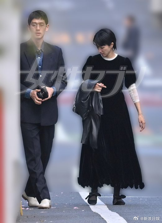 满岛光浅野启介见家长 满岛光浅野启介婚前双方家长会面的照片 