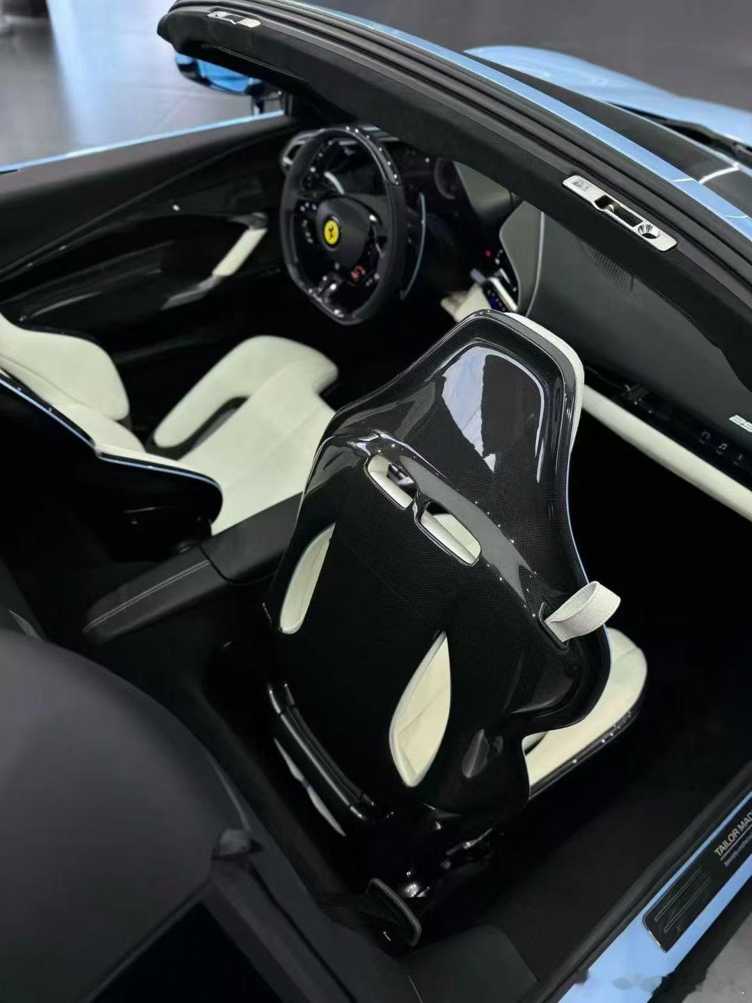 法拉利296GTS Tailor Made，原厂浅蓝Azzurro 白内赛椅 稀