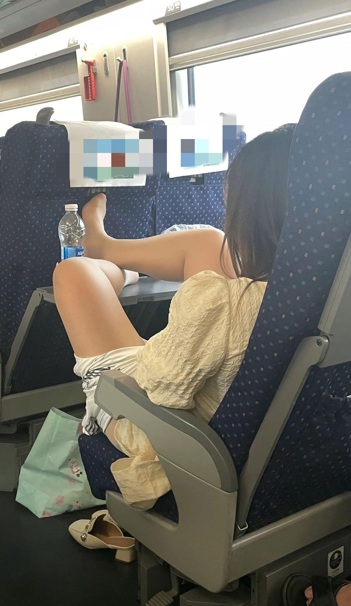 现在这个社会可以说是一个病态的社会，5000年以来亘古未有，虽说我们什么都不缺了